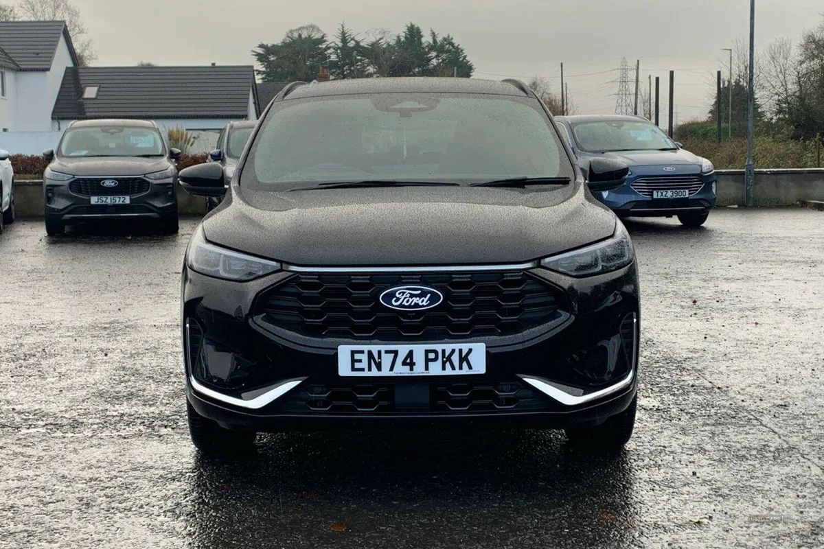 Ford Kuga 2.5 PHEV 14.4kWh ST-Line X in Agate Blac - Image 4