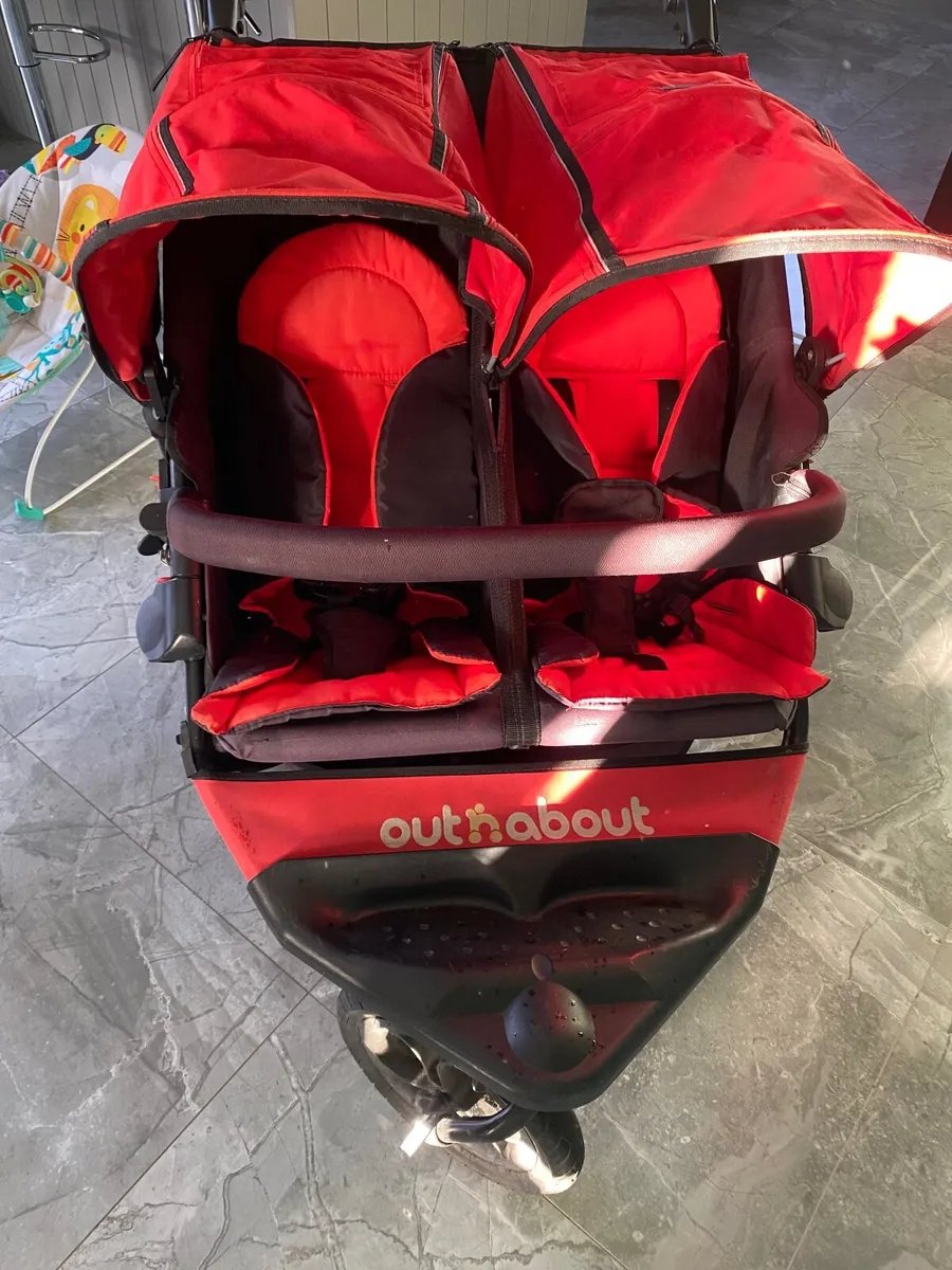 Out and about double stroller - Image 3