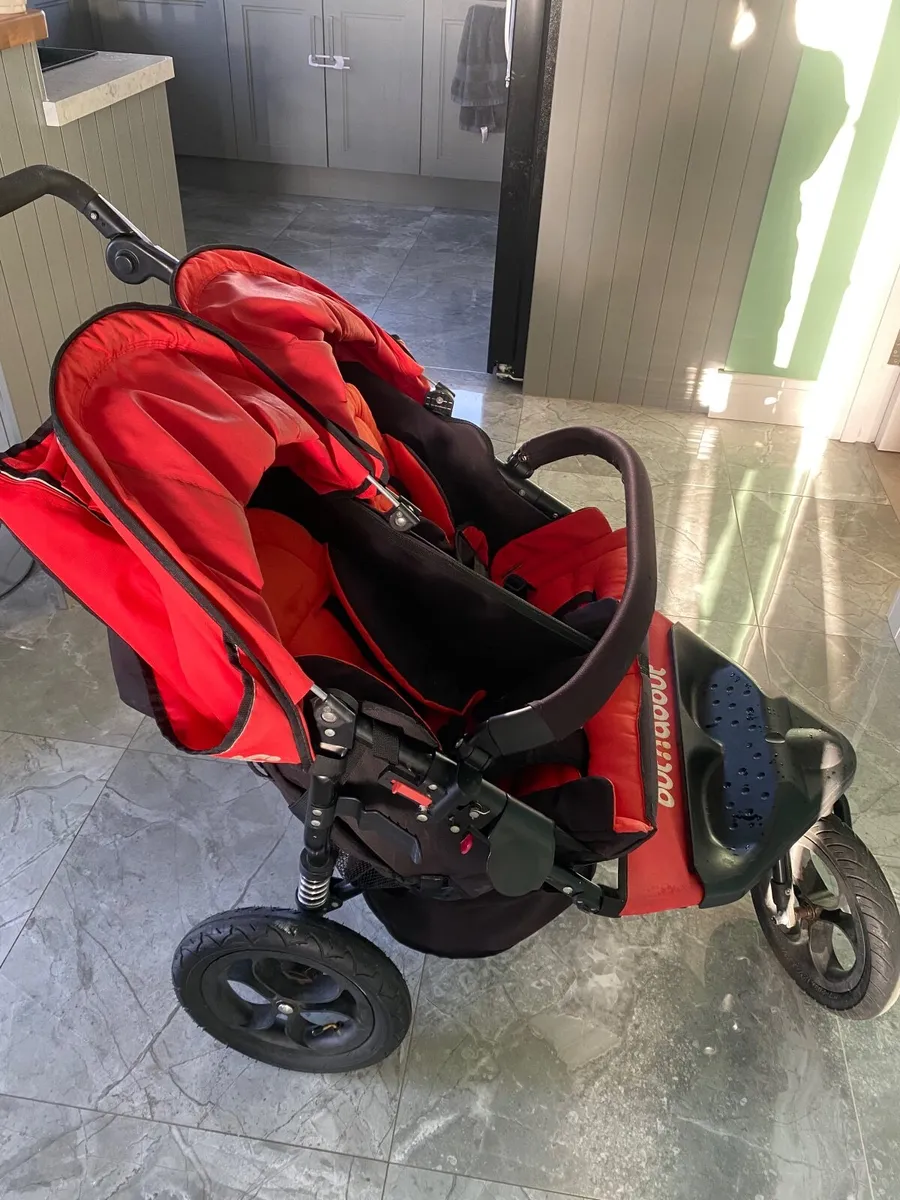 Out and about double stroller - Image 4