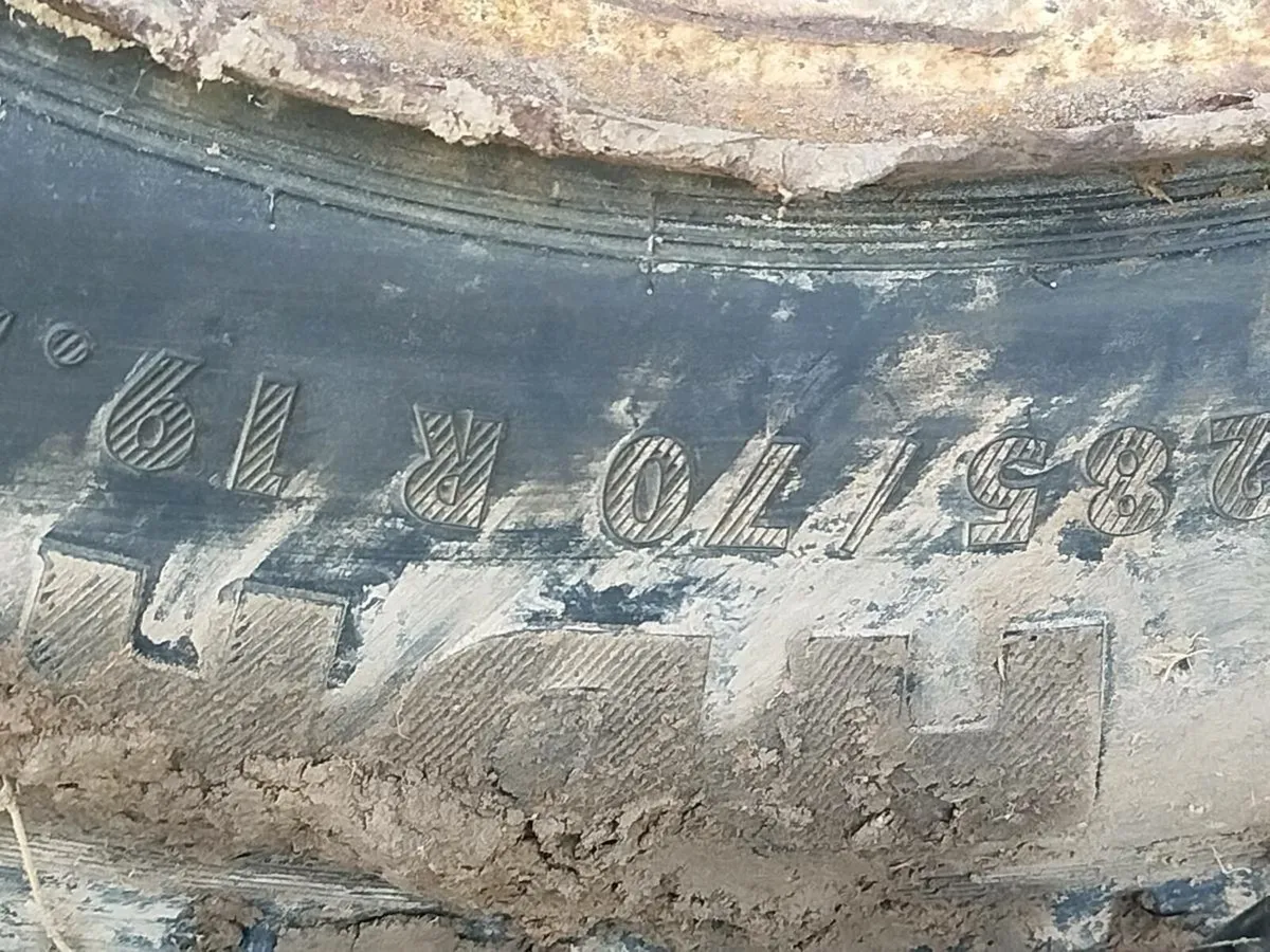 Volvo fl6 14 & mercedes atego 1317 axles CW tyre - Image 3