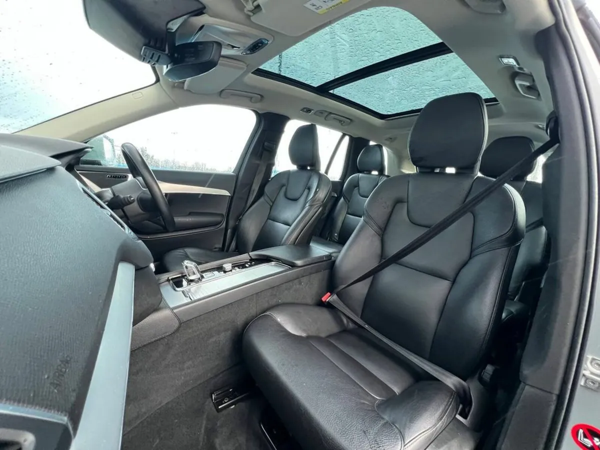 Volvo XC90 MOMENTUM T8 TWIN ENGINE 2.0 PHEV AWD ** - Image 2
