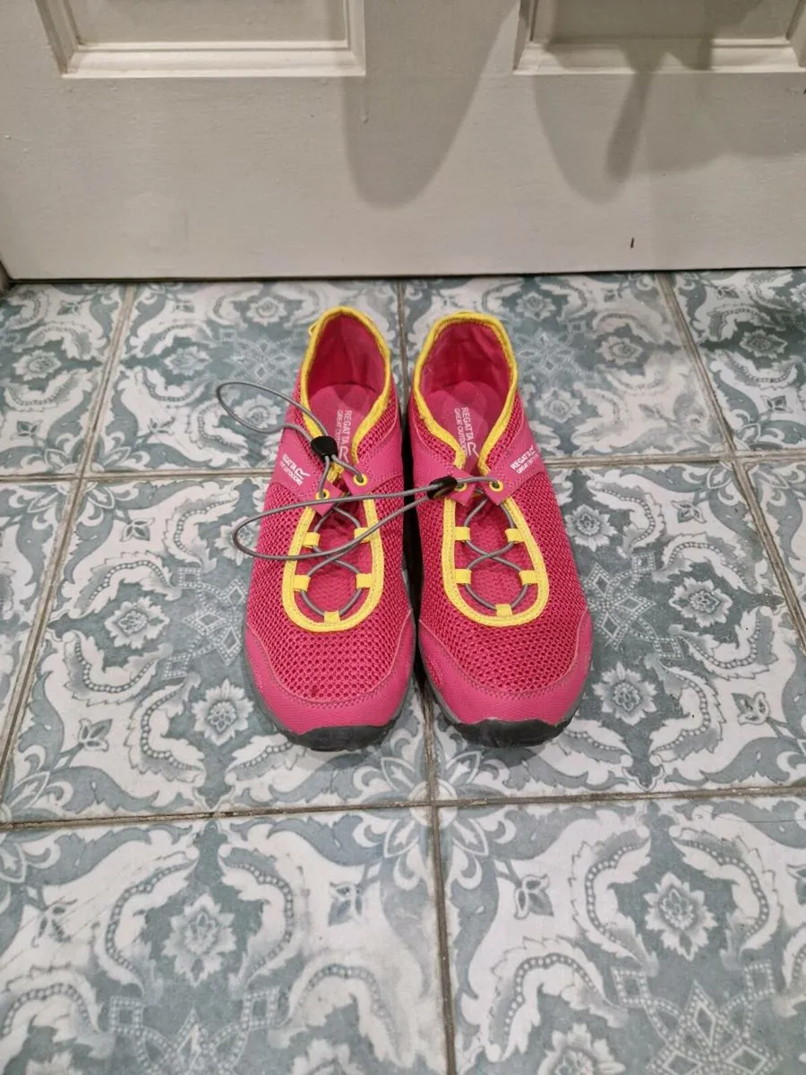 Walking Shoes - Image 3