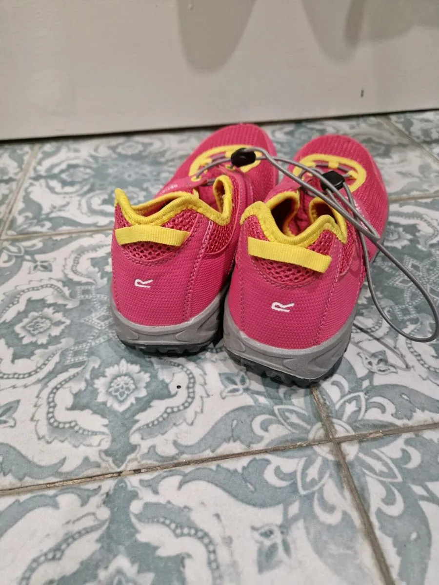 Walking Shoes - Image 4