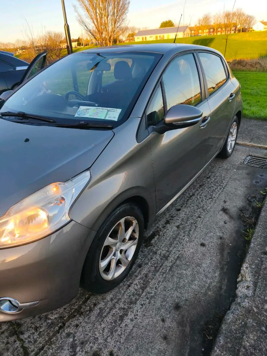 Peugeot 208 - Image 1