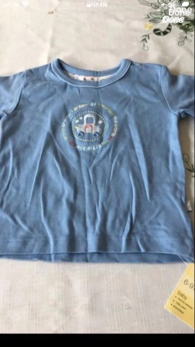Boys BNWT teeshirt 6/9 mths €3 - Image 1