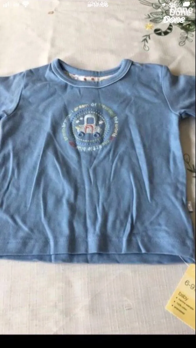 Boys BNWT teeshirt 6/9 mths €3 - Image 4