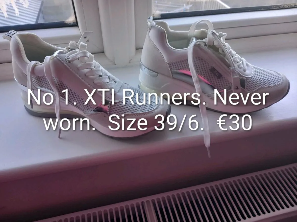 Ladies Runners - Image 1