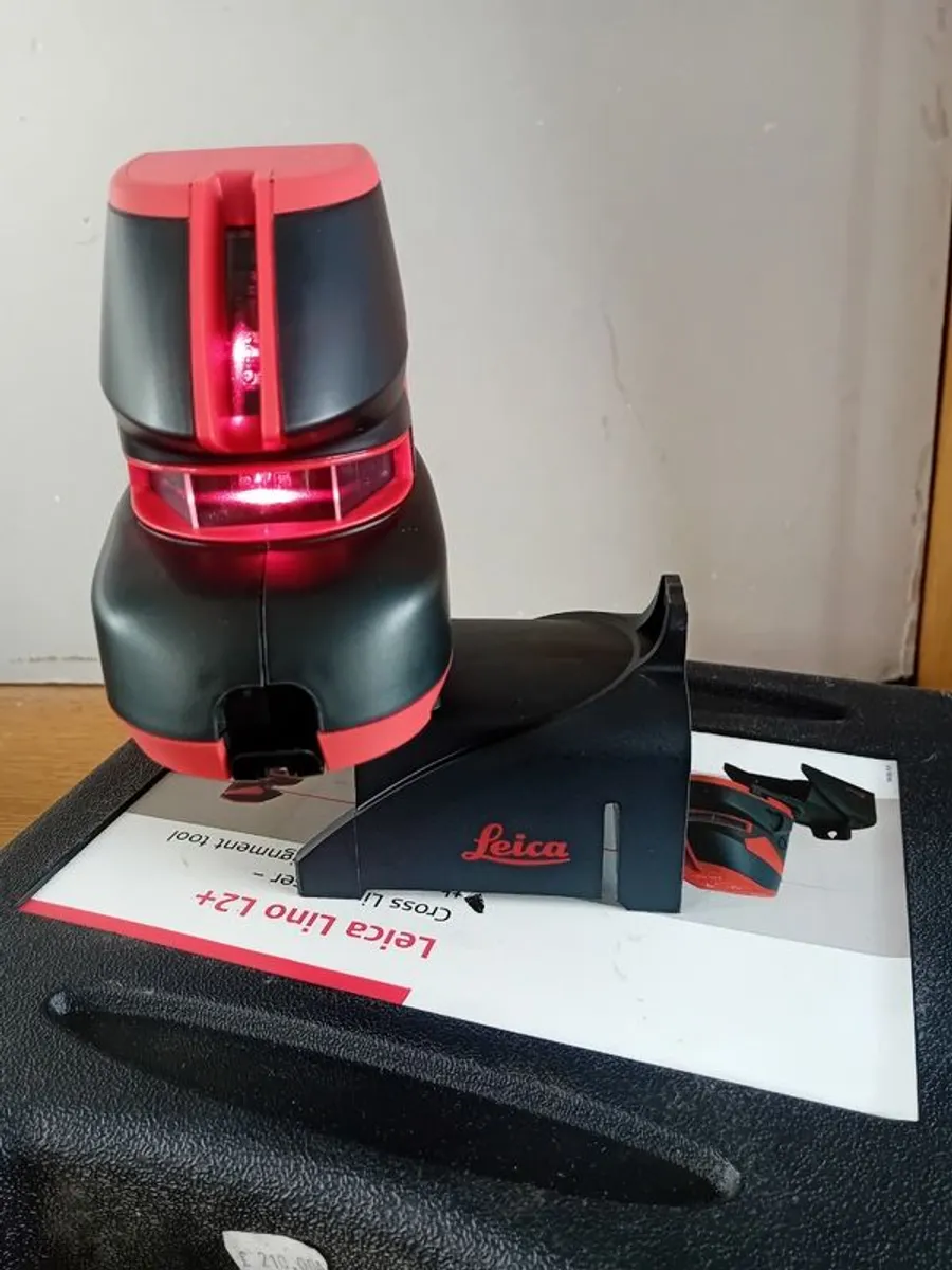 Leica Cross Line Laser Level - Image 1