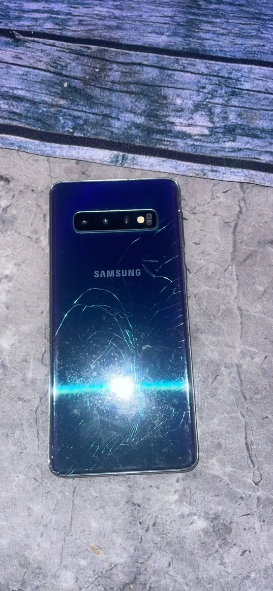 Samsung s10 - Image 1