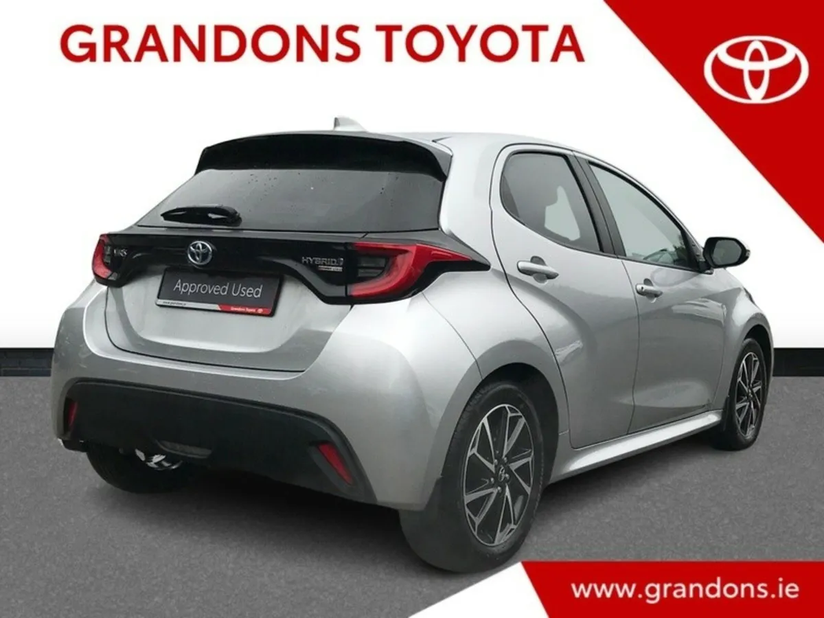 Toyota Yaris 1.5 HYBRID L/SPORT - GRANDONS - Image 2