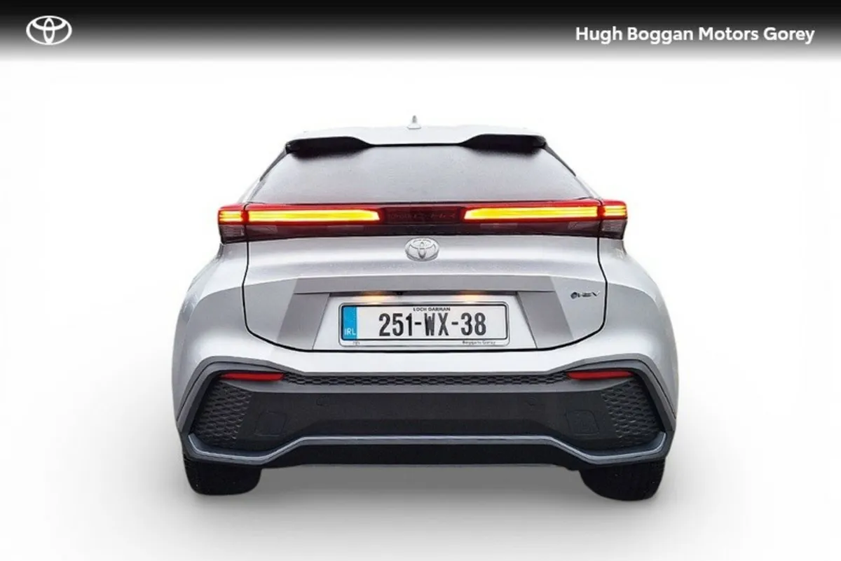 Toyota C-HR Hybrid Sport - Image 4