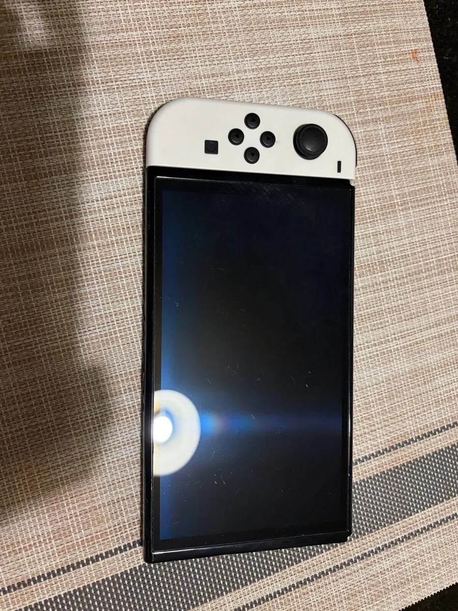 Nintendo switch OLED - Image 1