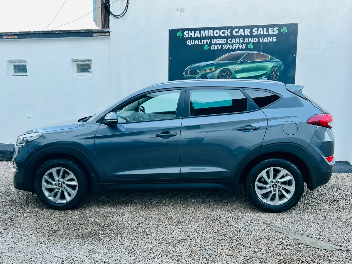 2017 Hyundai Tucson 1.7 Crdi Comfort **Low kms** - Image 2