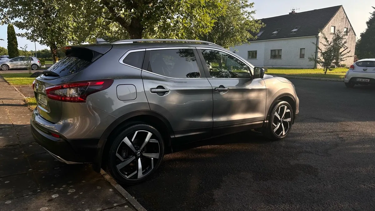 Luxury Qashqai | Exceptionally Well Maintained - Image 3