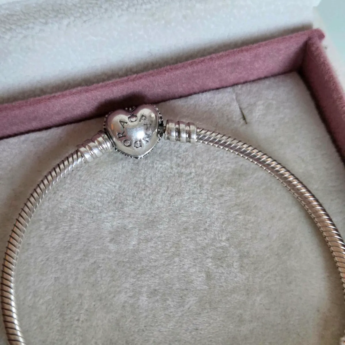 Pandora bracelet heart sparkly claps size 19cm - Image 3