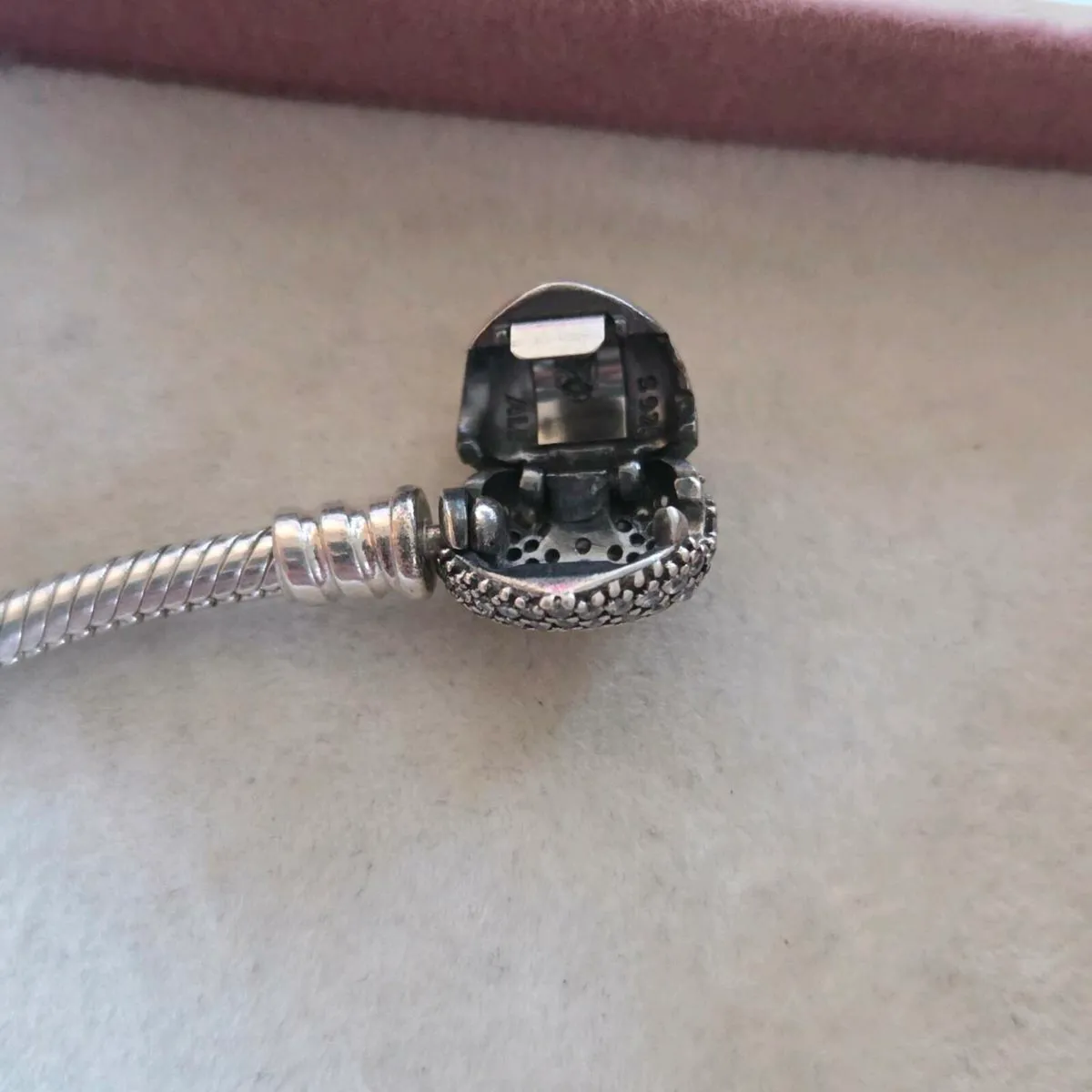 Pandora bracelet heart sparkly claps size 19cm - Image 4