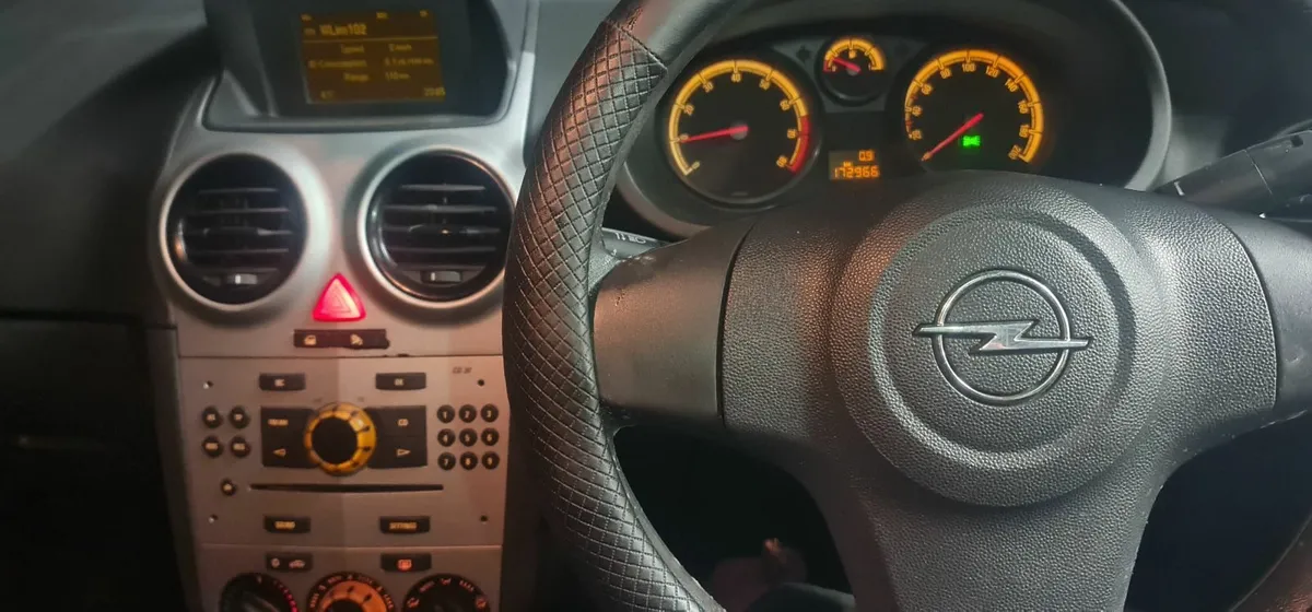 Opel Corsa 1.2 new NCT 19.08.2026 & tax 31.01.2026 - Image 3