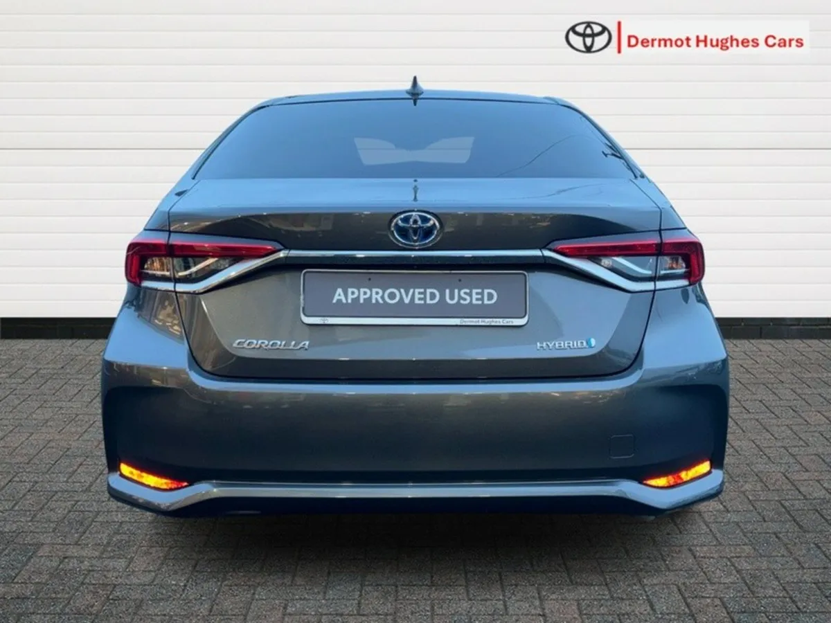 Toyota Corolla LUNA SPORT SALOON 4DR - Image 4