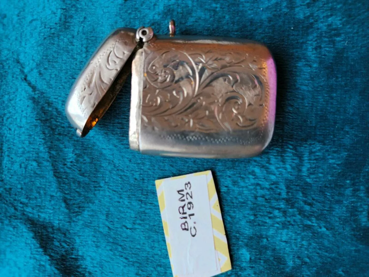 3 Silver  Vesta Cases & Silver  Soverign Holder. - Image 3