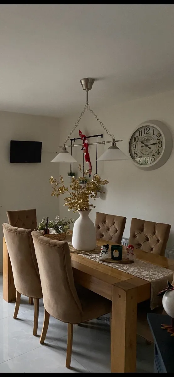 Kitchen table chairs not included - Image 2