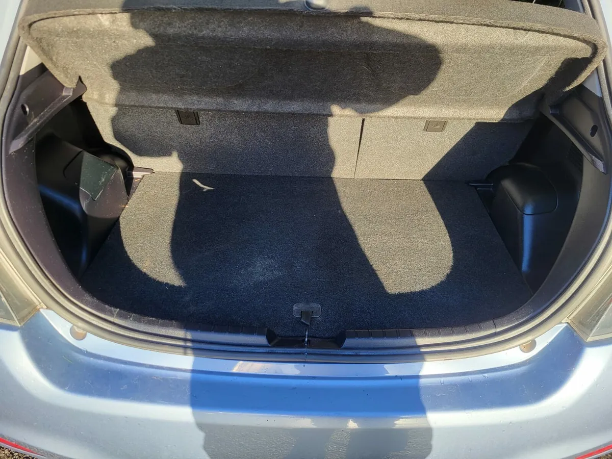 Toyota Yaris automatic - Image 2