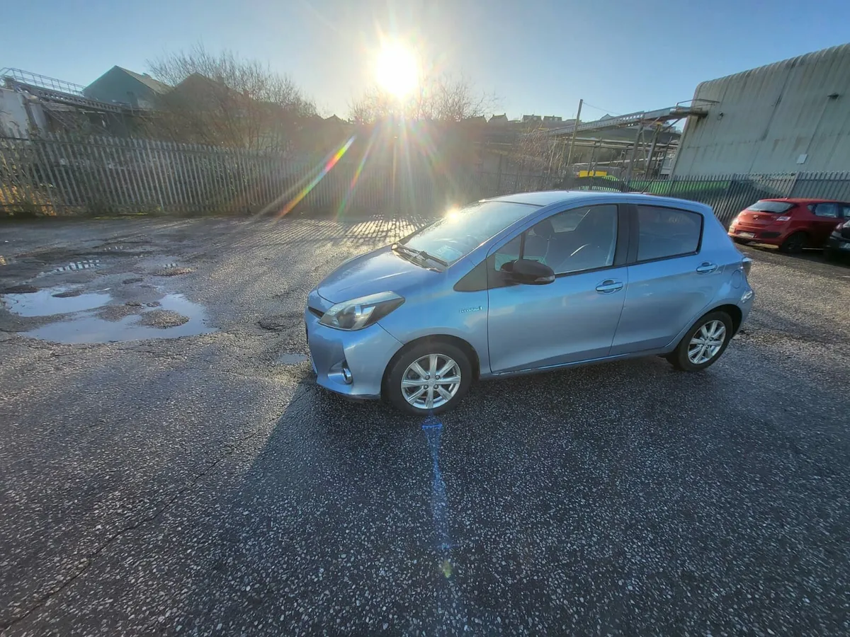 Toyota Yaris automatic - Image 3