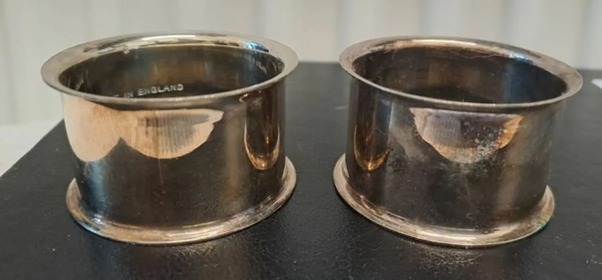 2 silver plated napkin rings - Image 1