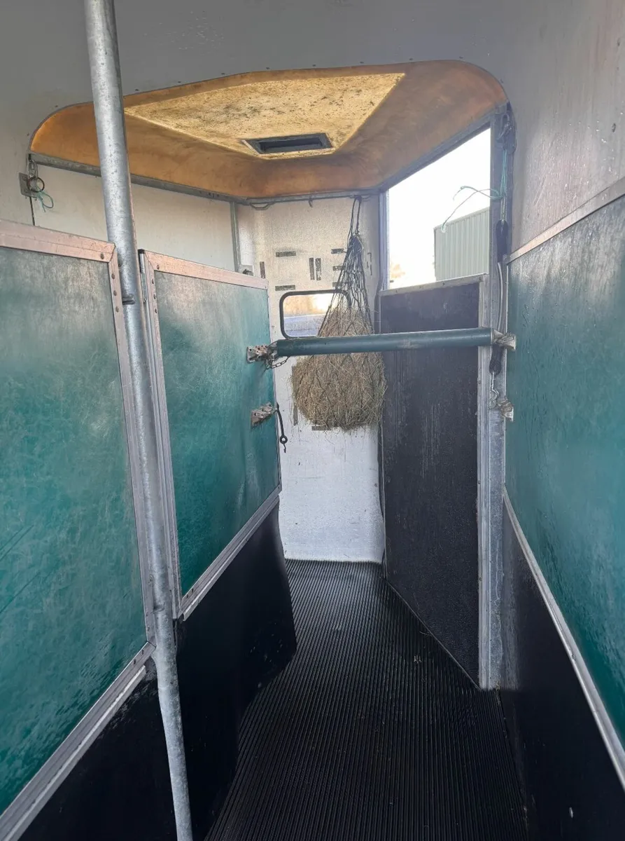 Ifor Williams 505 Horsebox – Very Good Condition - Image 2