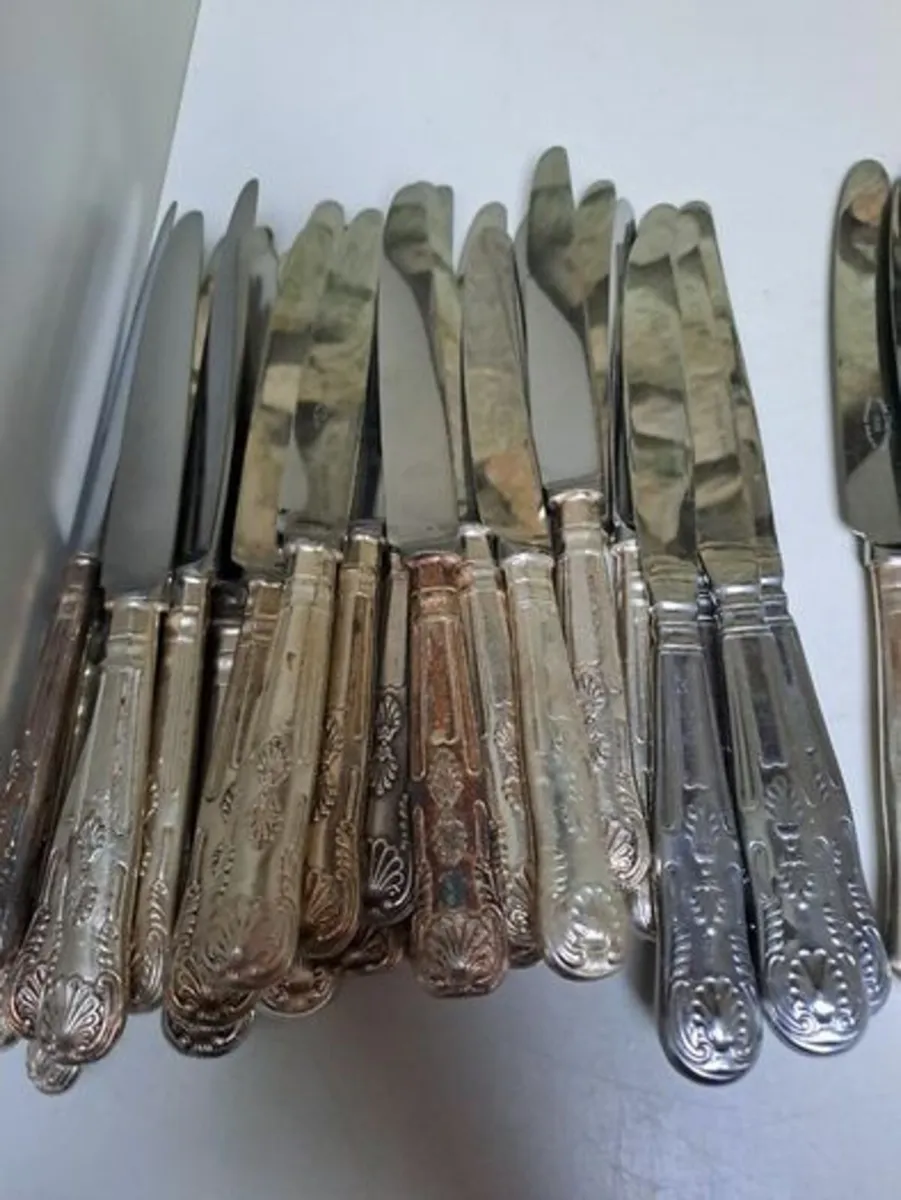 44 Knives hotel style - Image 2