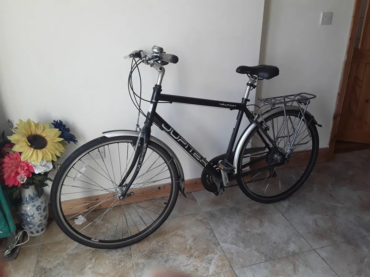 Jupiter Newport gents hybrid bike 21 gears - Image 1