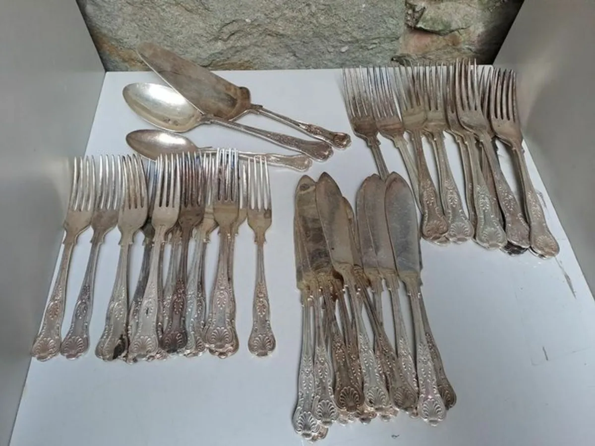 EPNS A1 cutlery set - Image 1