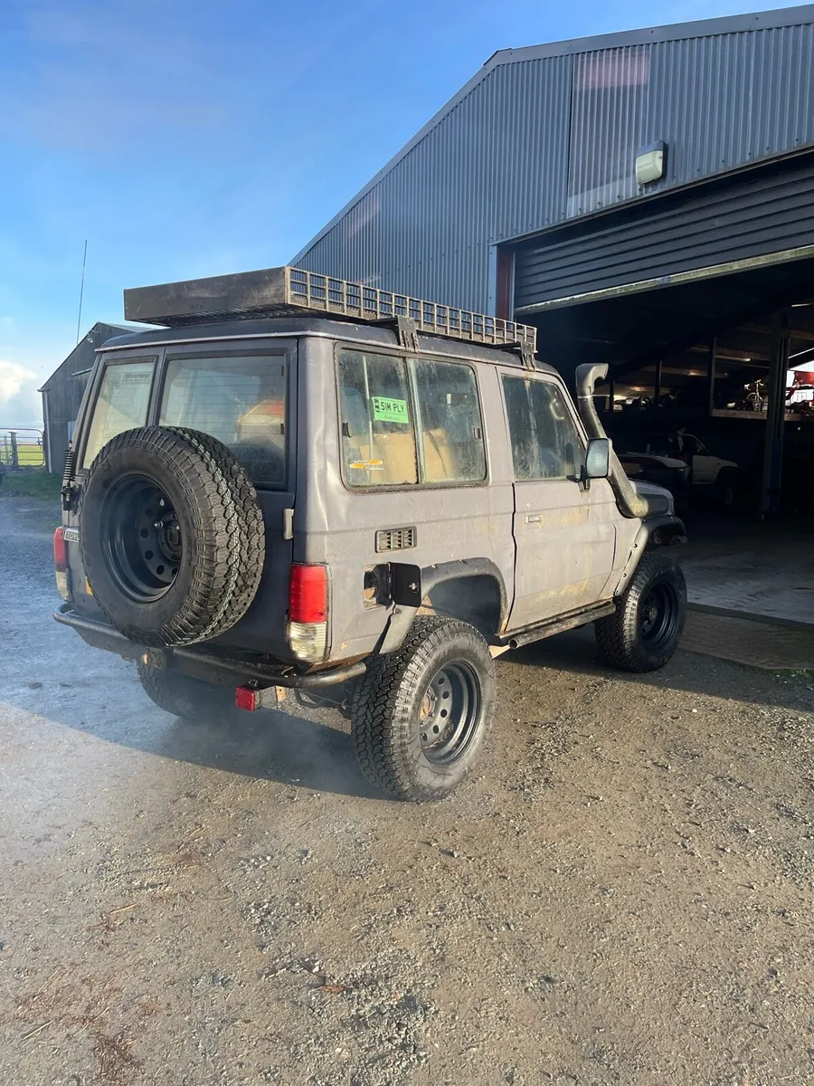 toyota landcruiser 70 off roader - Image 2