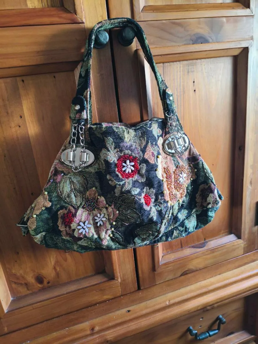 Beautiful vintage style bag 25 - Image 1