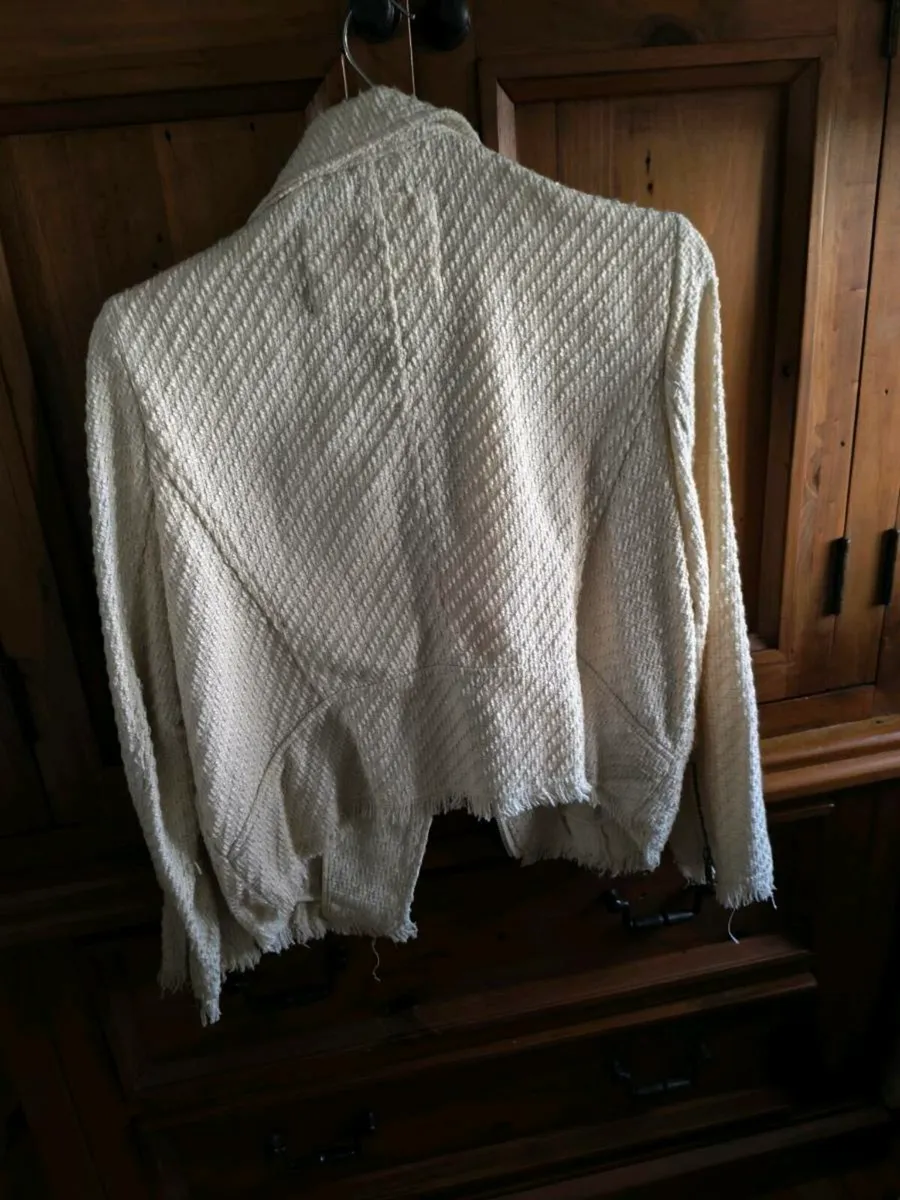 Beautiful jacket 15 Euro - Image 2