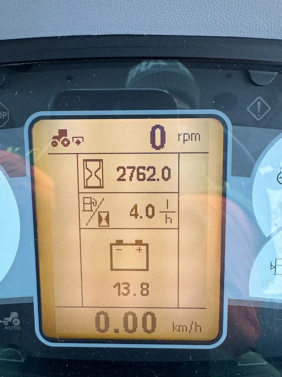 New Holland TD5.105 Tractor - Image 3