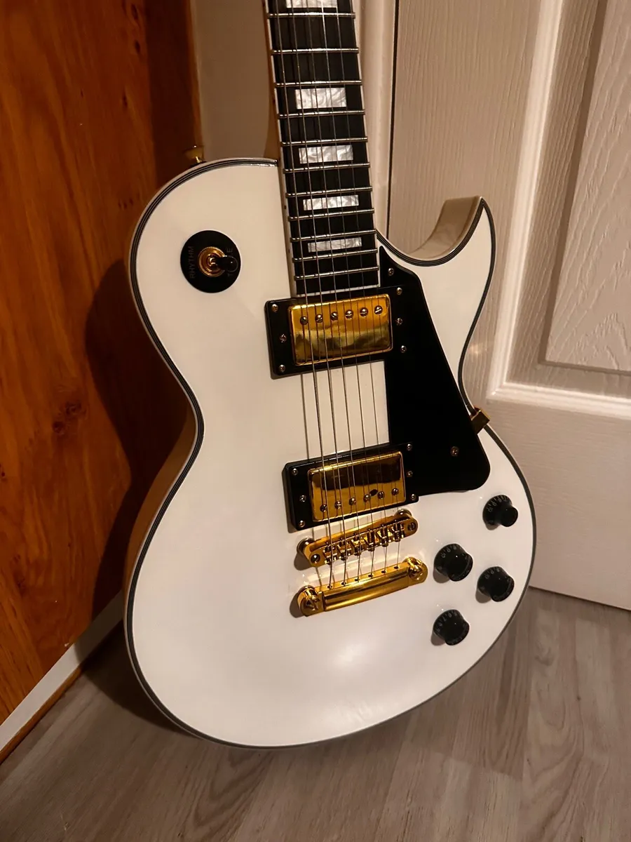 Electric Guitar - Image 2