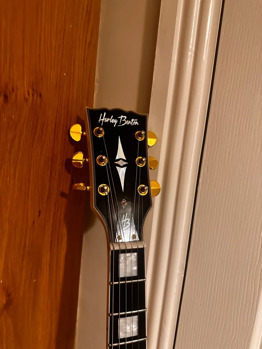 Electric Guitar - Image 3