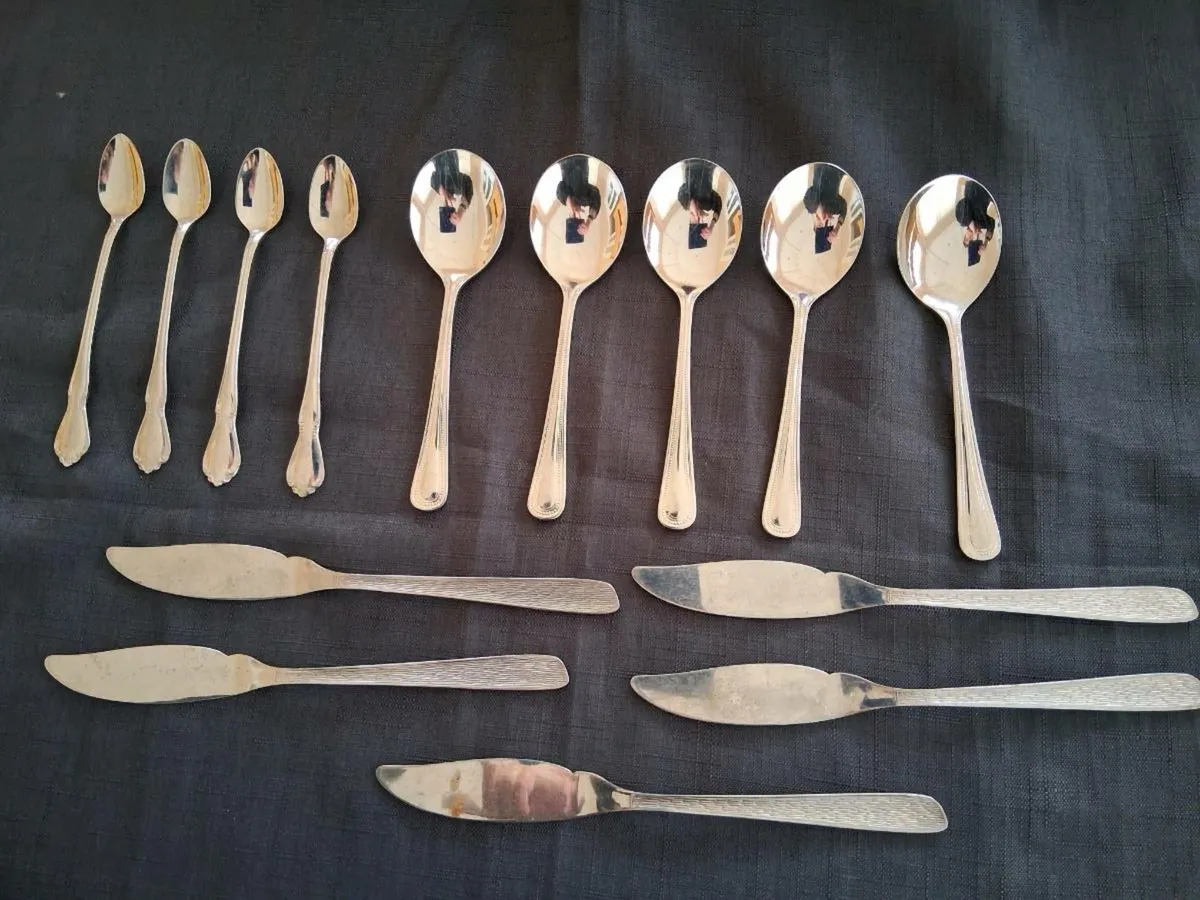 Selection Of Stainless Oneida Cutlery - Image 1