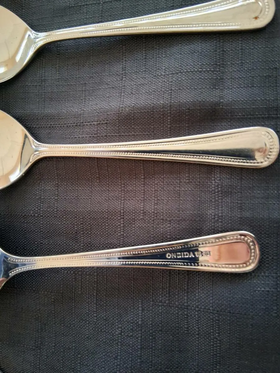 Selection Of Stainless Oneida Cutlery - Image 4