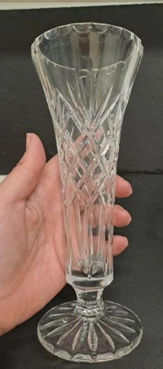 2 cut crystal flower vases - Image 3