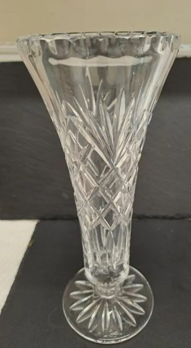 2 cut crystal flower vases - Image 4