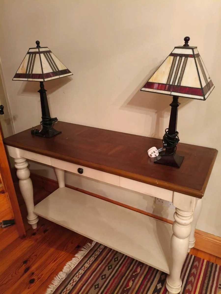 Beautiful table, mirror 2 glass lamps - Image 2