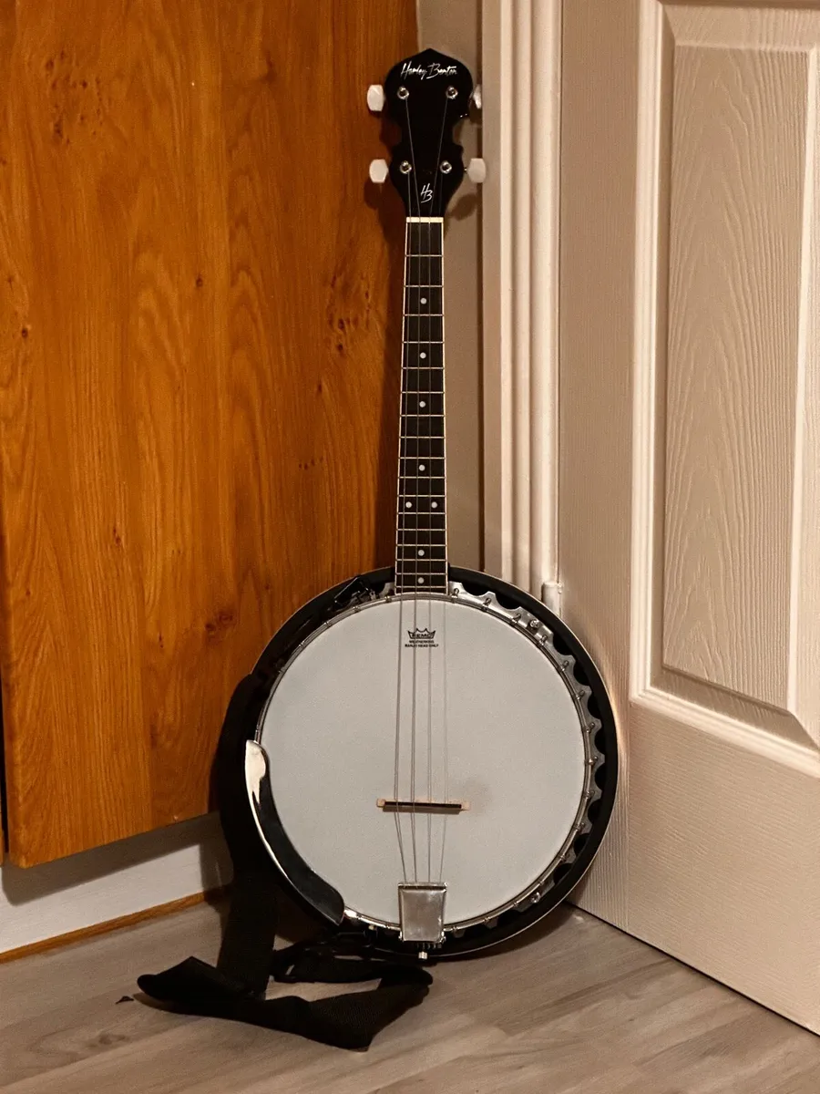 Irish Tenor Banjo - Includes bag - Image 1