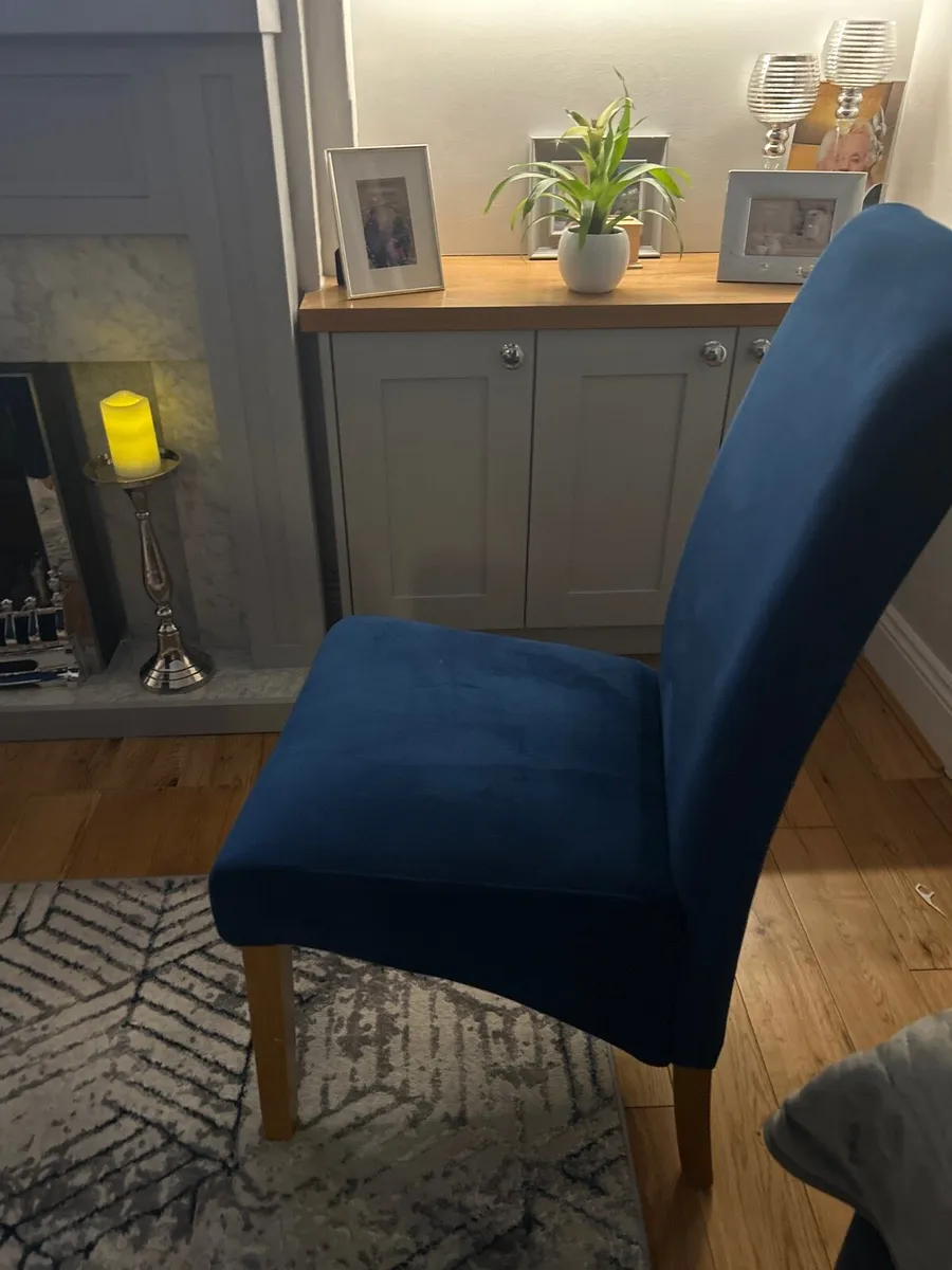 Navy velvet dining chairs x4 - Image 1