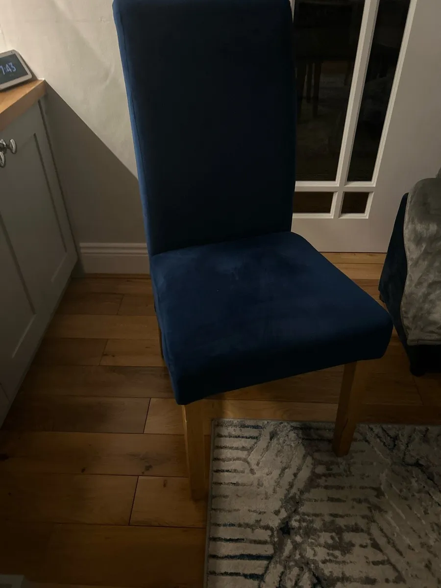 Navy velvet dining chairs x4 - Image 2