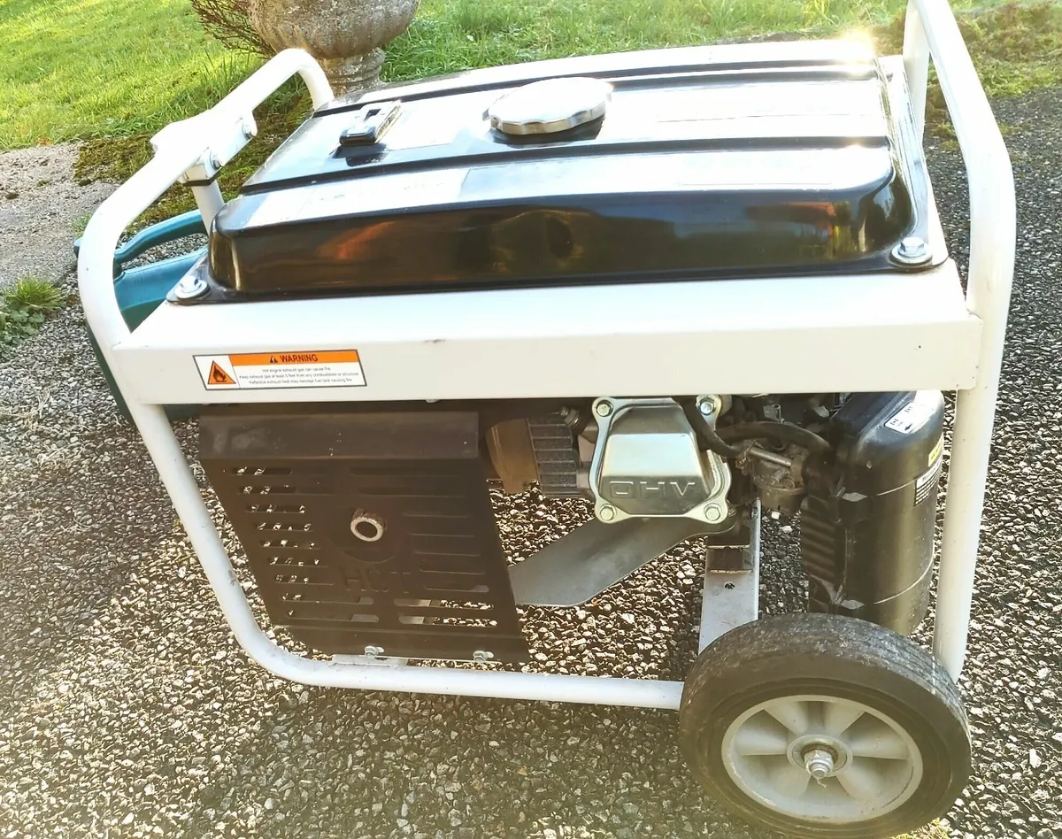 Jefferson 3.8kVa Electric Start 110-230v generator - Image 2