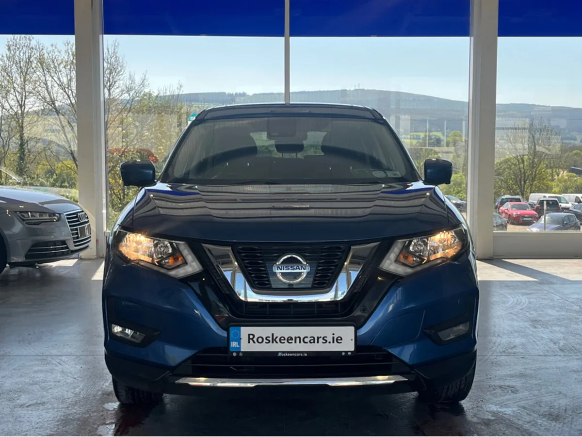 Nissan X-Trail 1.6 DSL SV 5 SEAT SS M MR 18 4DR - Image 2