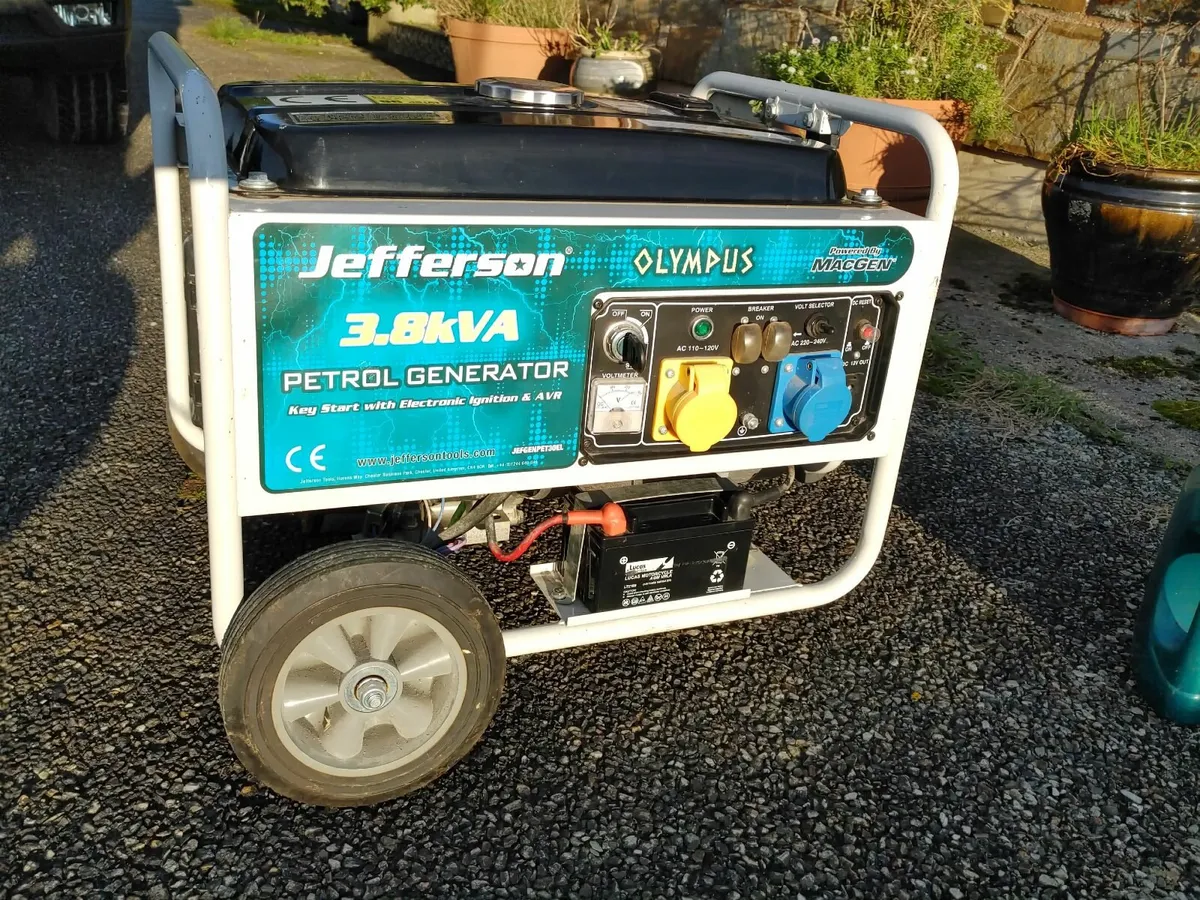 Jefferson 3.8kVa Electric Start 110-230v generator - Image 2