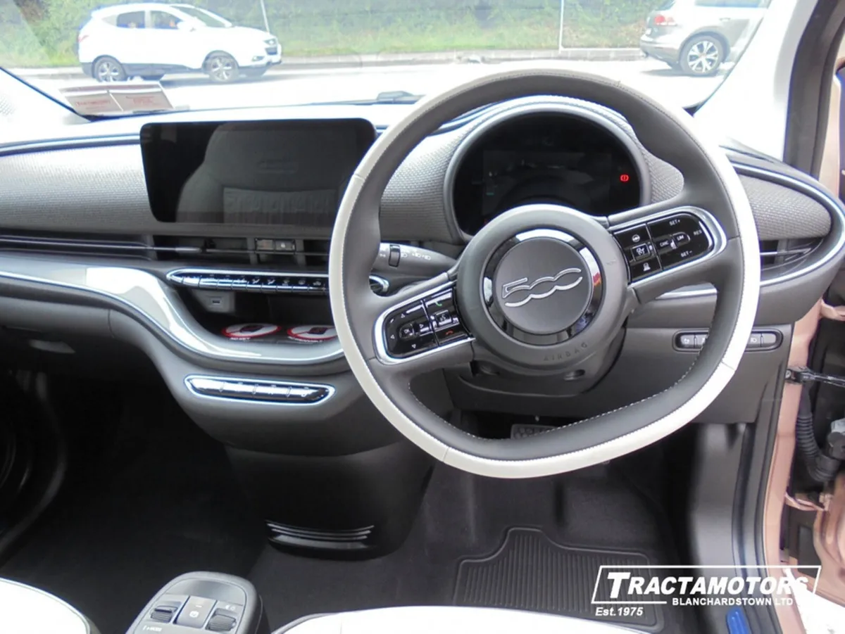 Fiat 500e LA PRIMA - Image 2