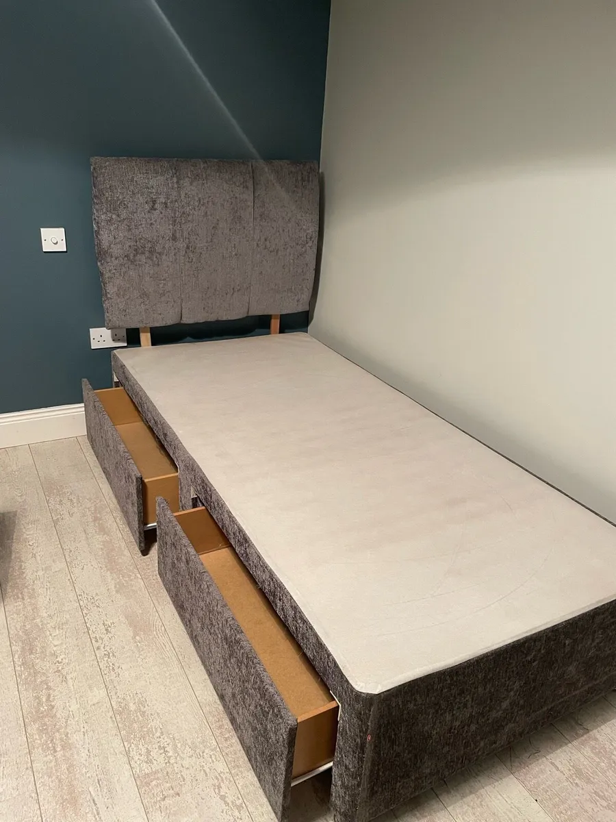 Single bed - Image 2
